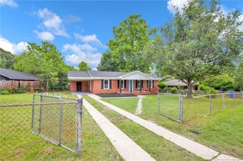 2032 Biltmore Dr, Fayetteville, NC 28304