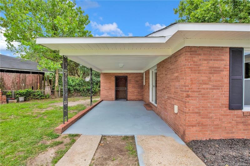 2032 Biltmore Dr, Fayetteville, NC 28304