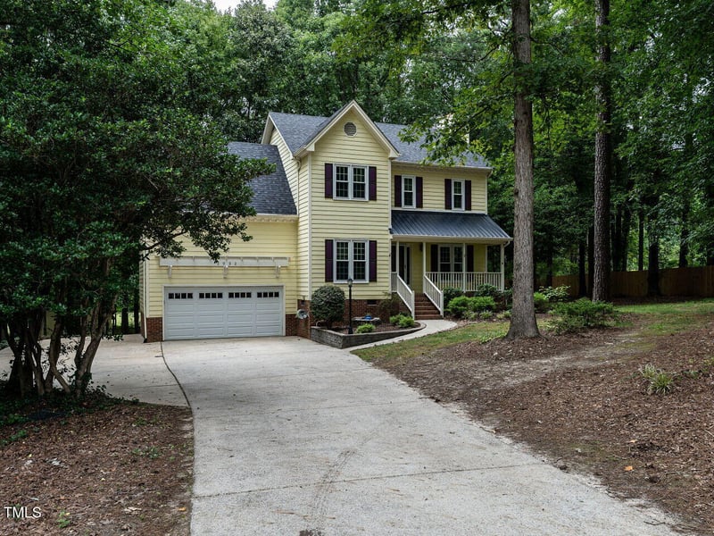 2032 Stonepond Ln, Raleigh, NC 27603