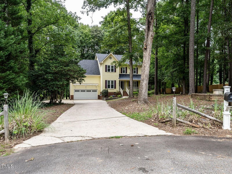 2032 Stonepond Ln, Raleigh, NC 27603