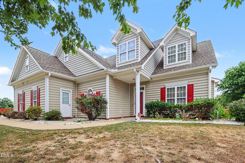 2032 Weaverline Dr, Fuquay Varina, NC 27526