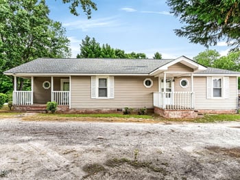 2032 White Memorial Church Rd, Willow Springs, NC 27592