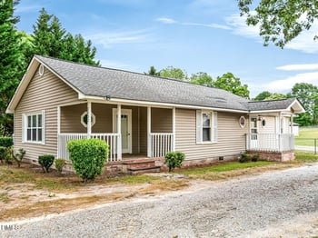 2032 White Memorial Church Rd, Willow Springs, NC 27592