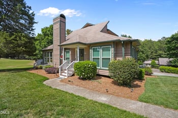 2032 Willow Hill Ln, Clayton, NC 27520