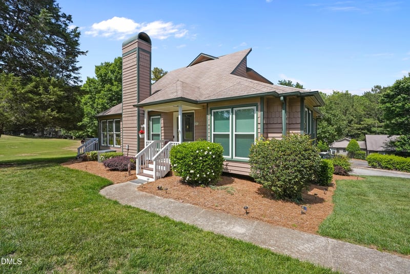 2032 Willow Hill Ln, Clayton, NC 27520