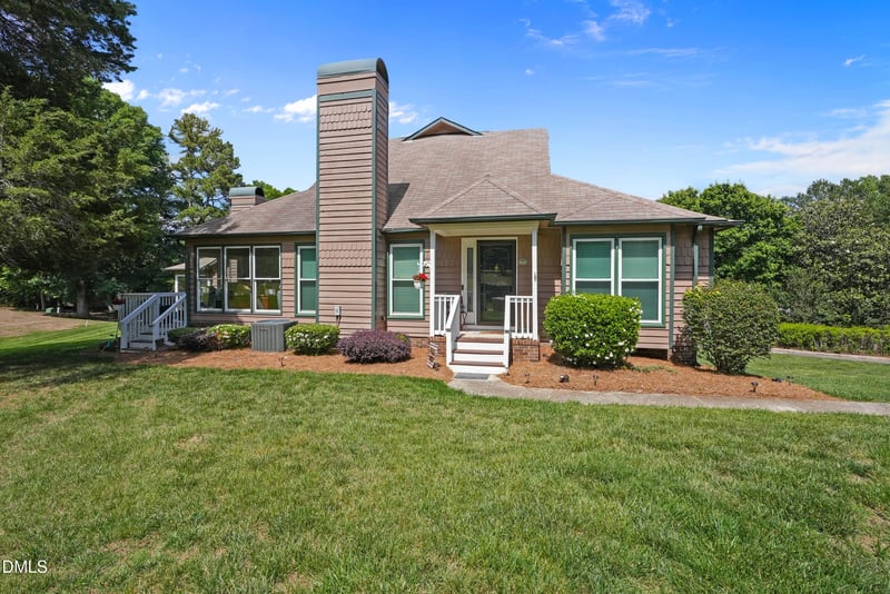 2032 Willow Hill Ln, Clayton, NC 27520
