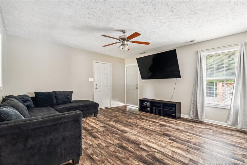 2033 Ashton Rd, Fayetteville, NC 28304