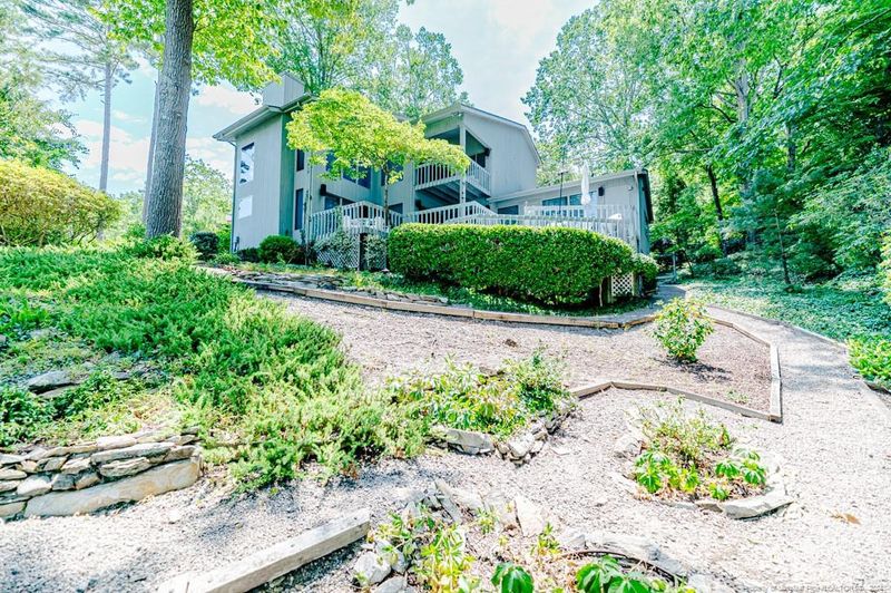 2033 Long Point Trl, Sanford, NC 27332