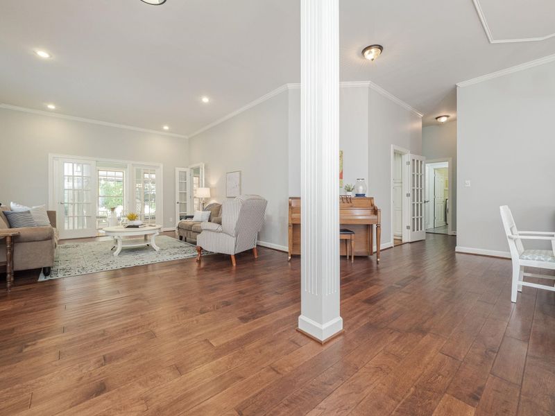 2033 Shadow Creek Dr, Raleigh, NC 27604