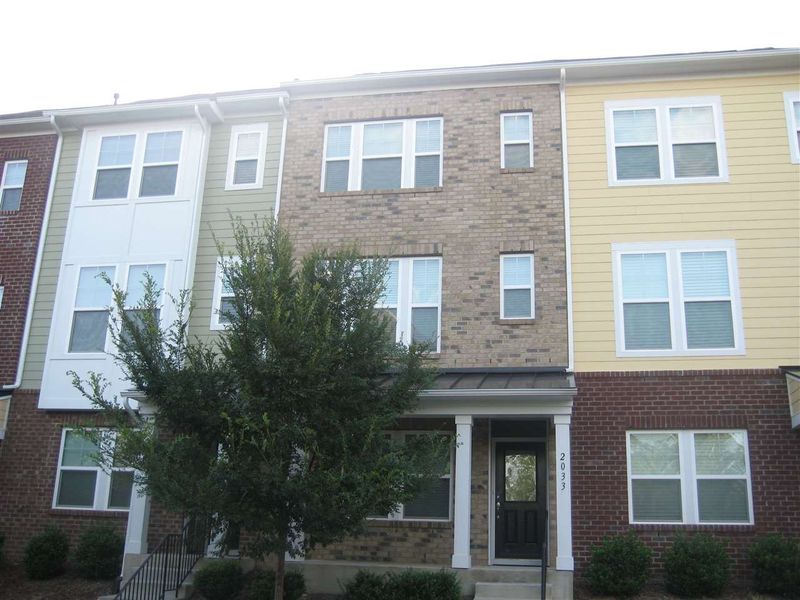 2033 Summerhouse Rd, Cary, NC 27519