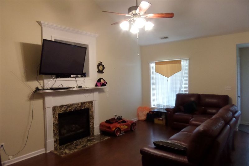 2033 Winston Diamond Ct, Raleigh, NC 27610