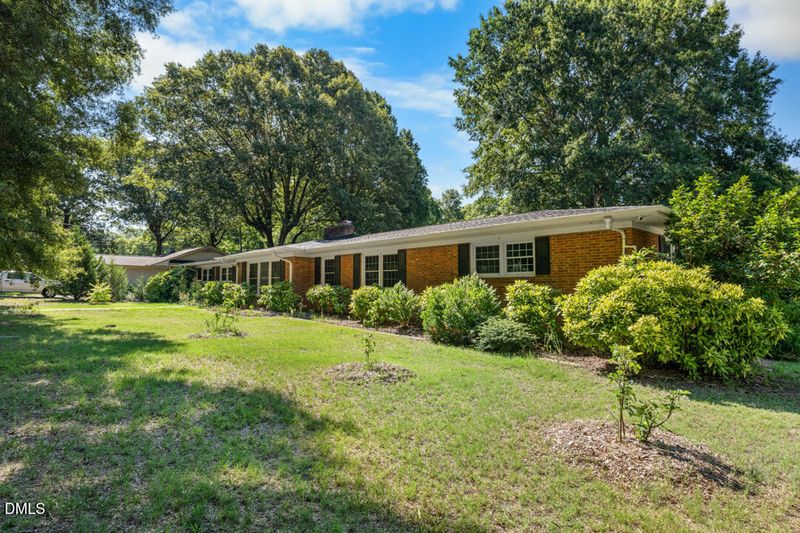 2034 Woodland Ave, Burlington, NC 27215