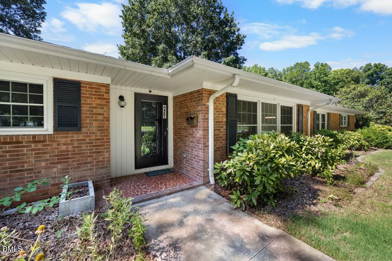 2034 Woodland Ave, Burlington, NC 27215