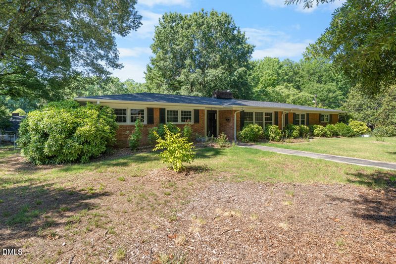 2034 Woodland Ave, Burlington, NC 27215
