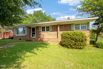 2037 Mango Cir, Fayetteville, NC 28304