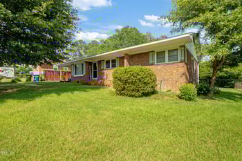 2037 Mango Cir, Fayetteville, NC 28304