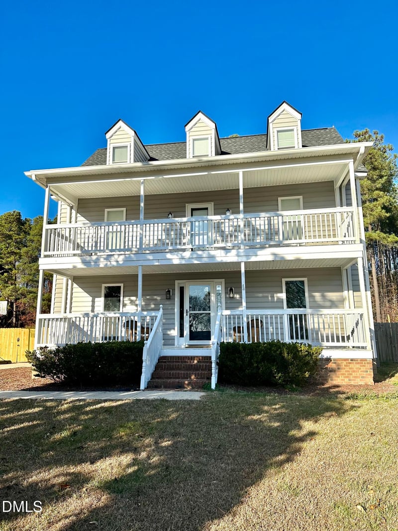 2037 Queen Charlotte Pl, Raleigh, NC 27610