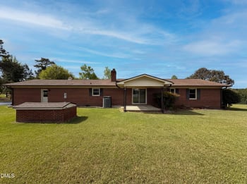 2037 Rice Rd, Sanford, NC 27330