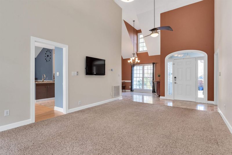 2037 Shadow Creek Dr, Raleigh, NC 27604