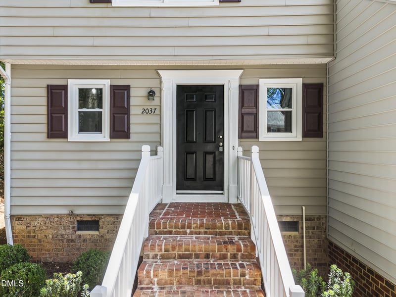 2037 Trexler Ct, Raleigh, NC 27606