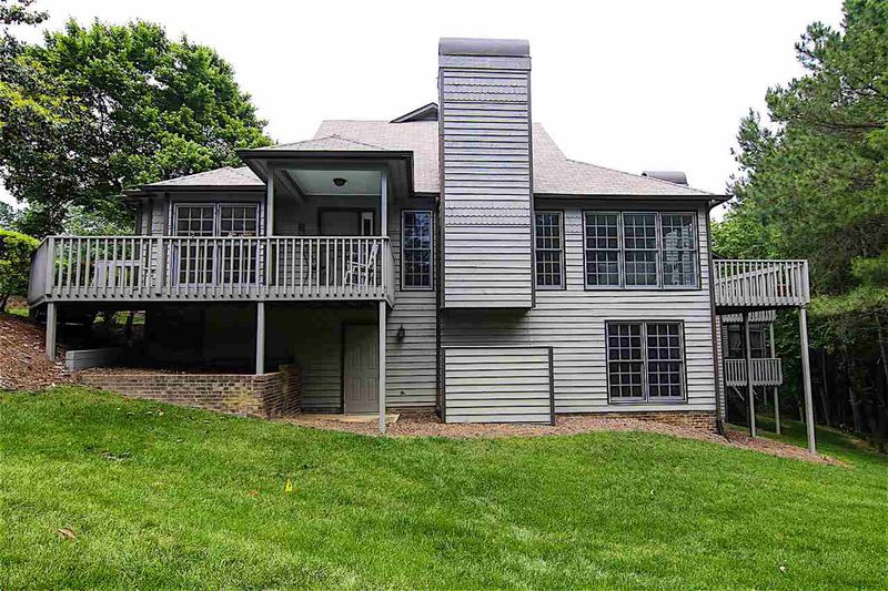 2037 Willow Hill Ln, Clayton, NC 27520