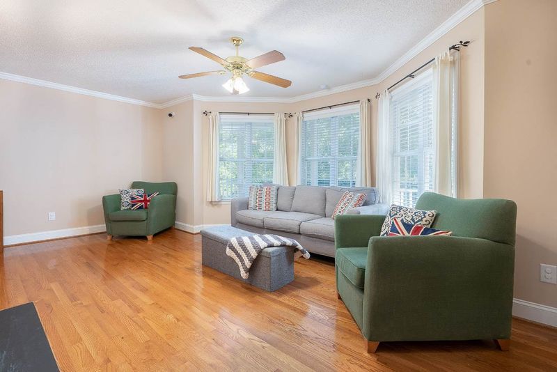 2038 Bayleaf Dr, Durham, NC 27712
