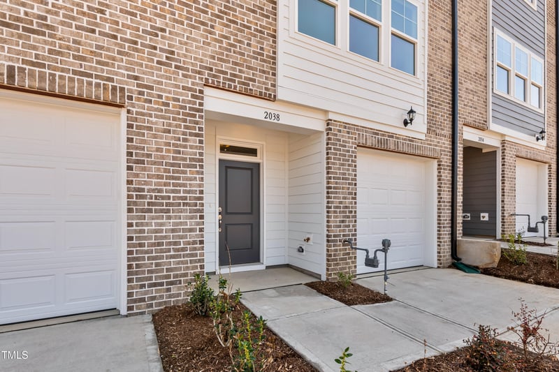 2038 Fishamble St, Fuquay Varina, NC 27526