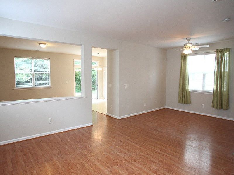 2038 Remington Oaks Cir, Cary, NC 27518