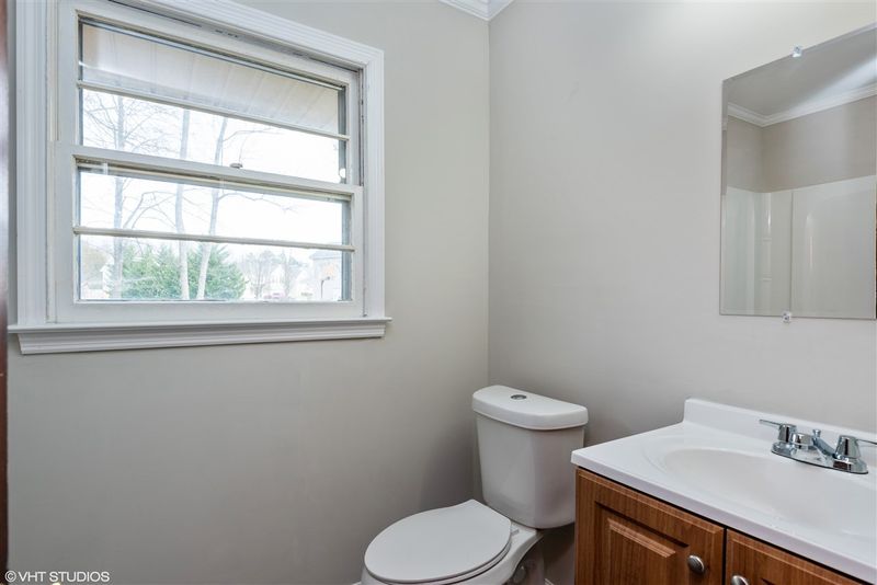 2039 Burch Bridge Rd, Burlington, NC 27217