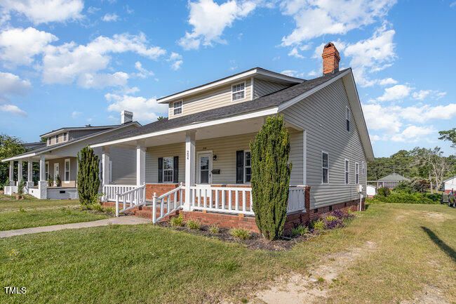 204 S 17th St, Erwin, NC 28339