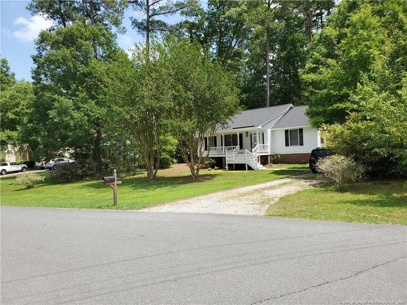 204 Acorn Dr, Sanford, NC 27330
