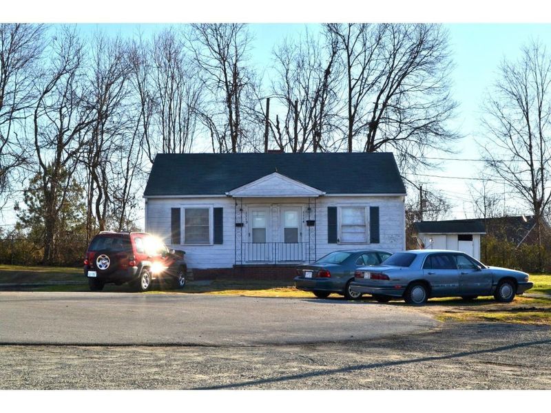 204 S Anthony St, Burlington, NC 27215
