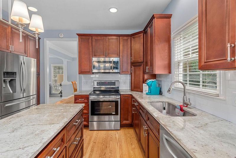 204 Asbill Ct, Cary, NC 27518
