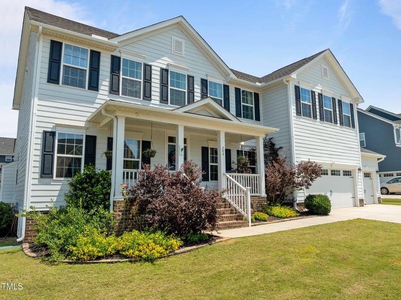 204 Ashland Hill Dr, Holly Springs, NC 27540