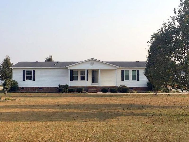 204 Bent Tree Ln, Dunn, NC 28334