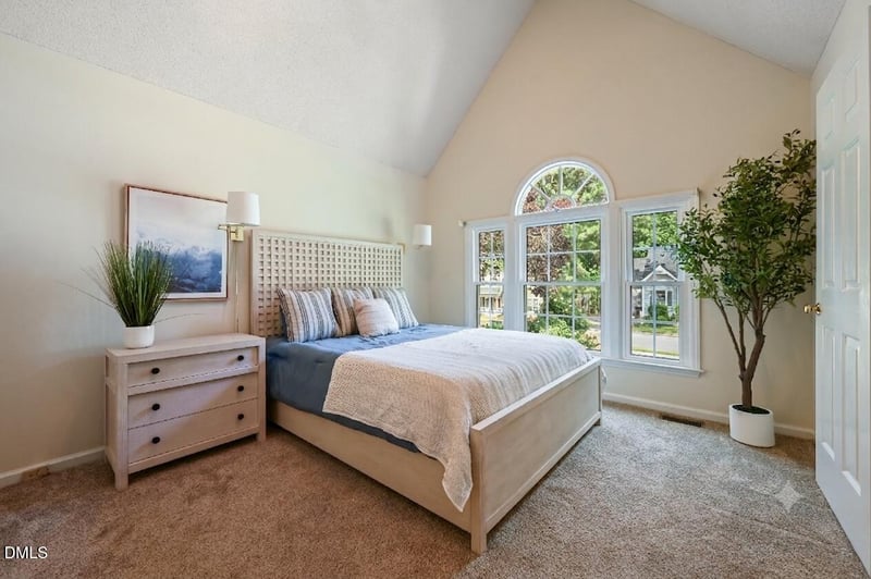 204 Bentpine Dr, Raleigh, NC 27603