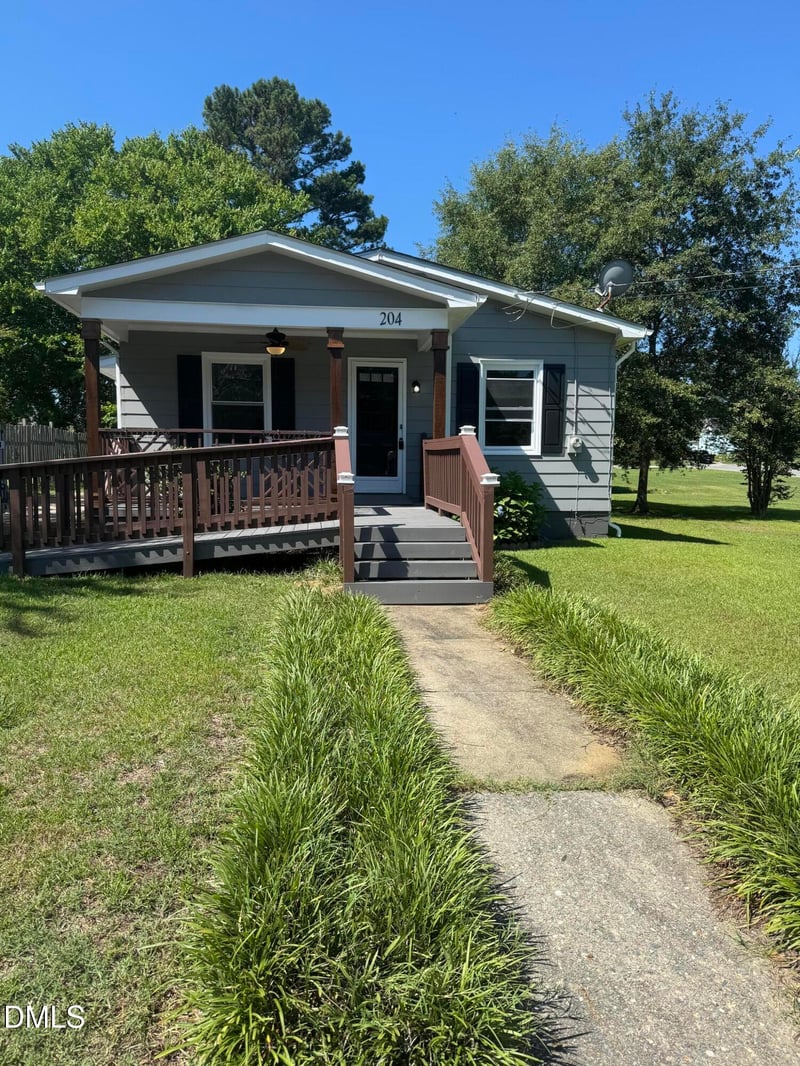 204 E Branch St, Benson, NC 27504