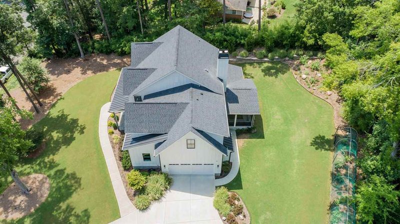 204 Burlage Cir, Chapel Hill, NC 27514