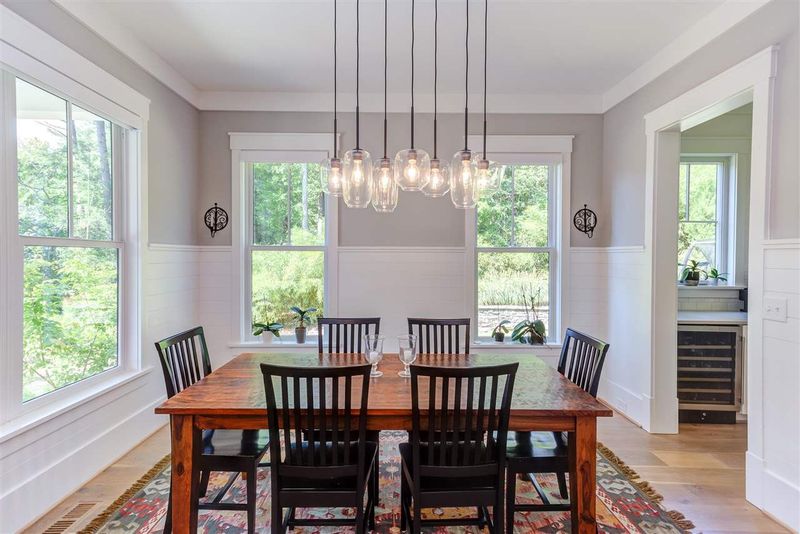 204 Burlage Cir, Chapel Hill, NC 27514