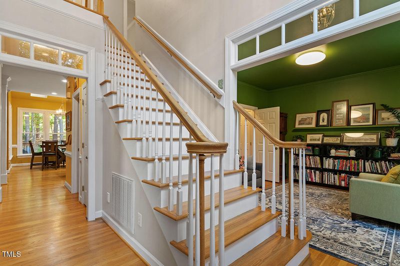 204 W Camden Forest Dr, Cary, NC 27518