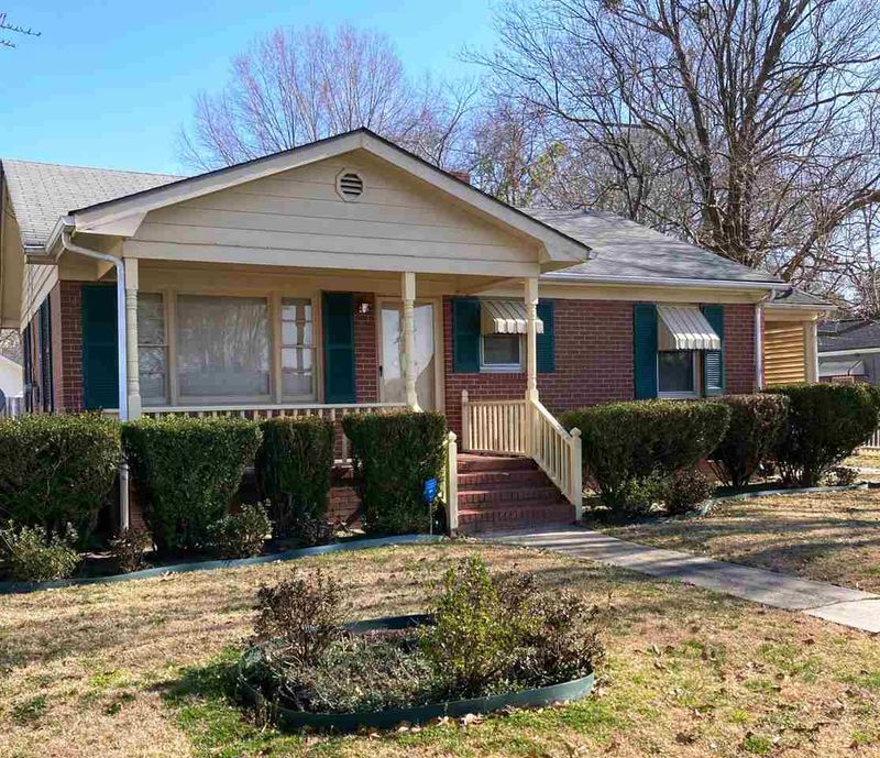 204 W Canary St, Dunn, NC 28334