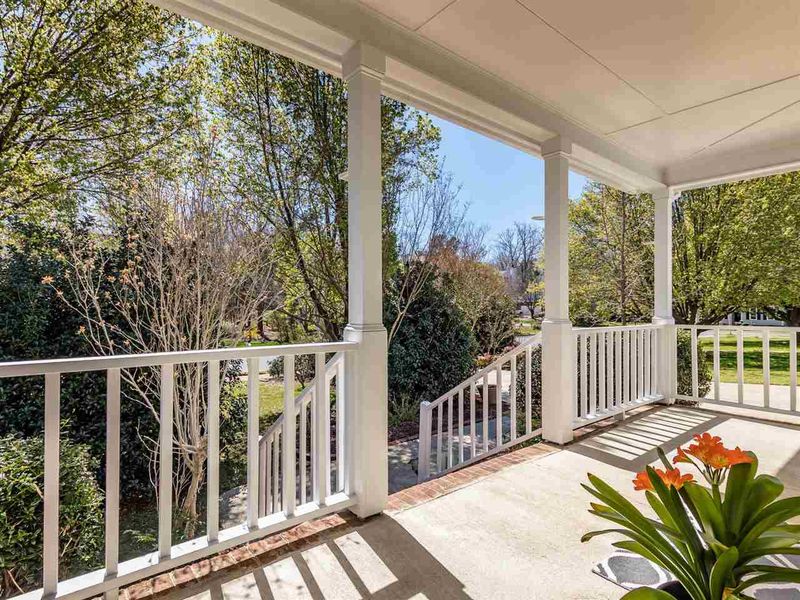 204 Chippoaks Dr, Chapel Hill, NC 27514