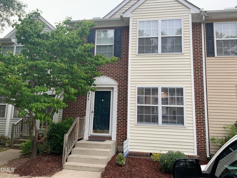 204 Climbing Ivy Ct, Cary, NC 27511