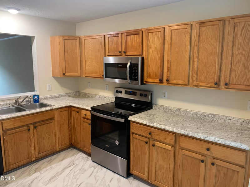 204 Climbing Ivy Ct, Cary, NC 27511