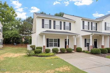 204 Cline Falls Dr, Holly Springs, NC 27540