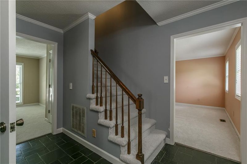 204 Coachlight Trl, Burlington, NC 27215