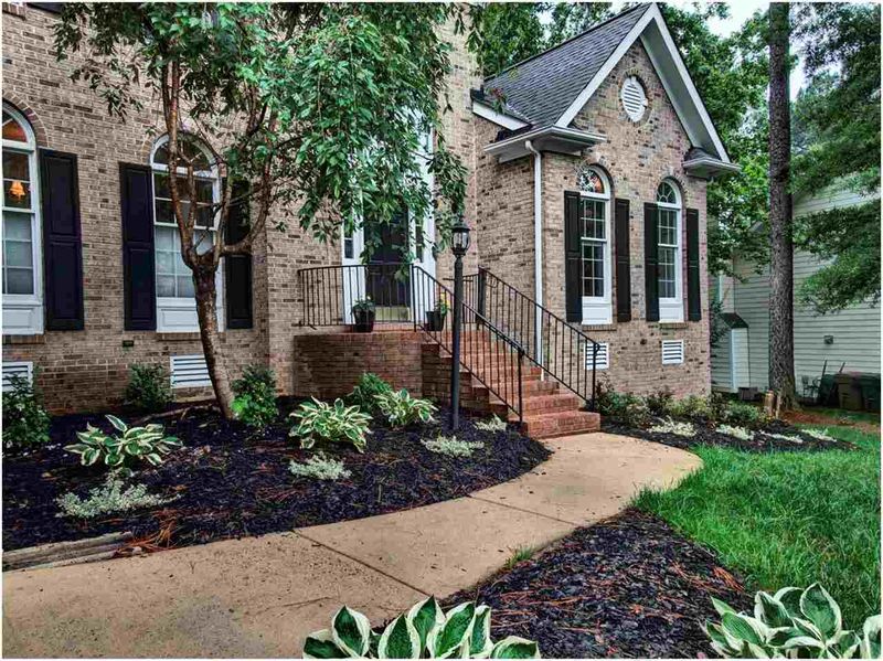204 Connemara Dr, Cary, NC 27519