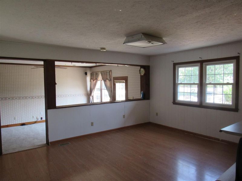 204 Cottonwood Dr, Clayton, NC 27520
