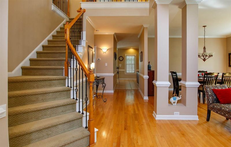 204 Danton Dr, Cary, NC 27518