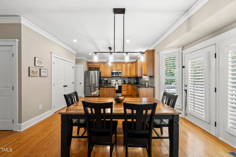 204 Edgepine Dr, Holly Springs, NC 27540